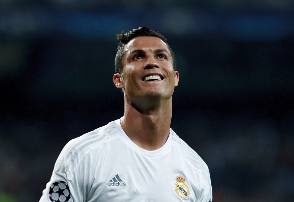 Man trinh dien cua Ronaldo truoc Manchester City hinh anh