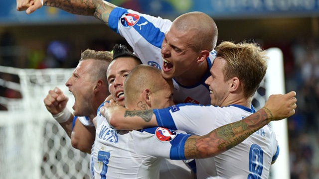 Highlights Euro 2016: Nga 1-2 Slovakia hinh anh