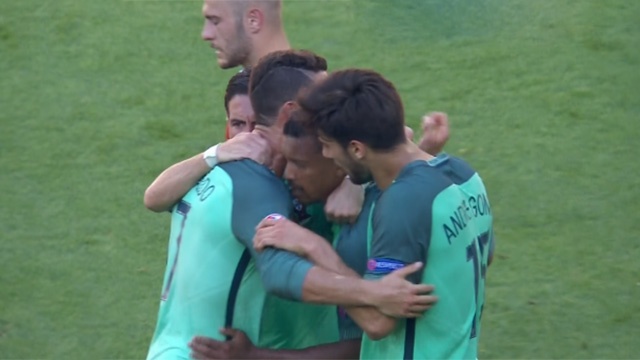 Tinh huong Ronaldo kien tao cho Nani ghi ban hinh anh