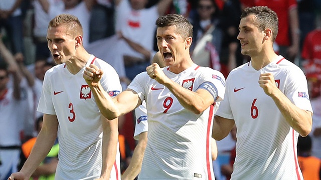 Ba Lan gianh chien thang 5-4 truoc Thuy Si tren cham 11 m hinh anh