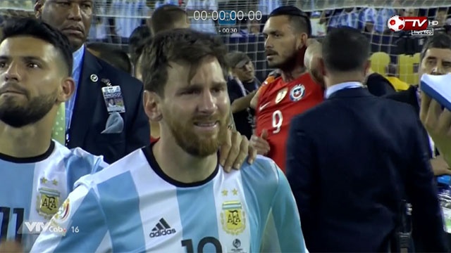 Messi khoc nuc no sau that bai truoc Chile hinh anh