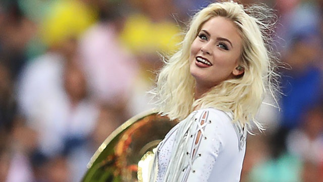 Zara Larsson trinh bay bai hat This One's For You hinh anh