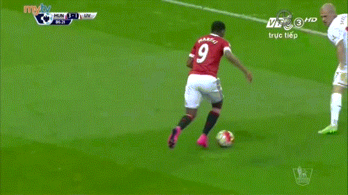 Nhung pha solo an tuong trong mua giai vua qua hinh anh