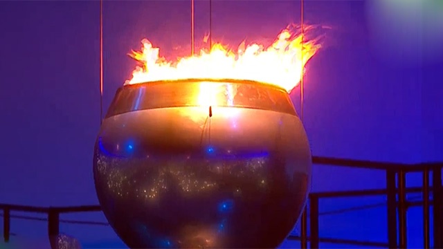 Man phao hoa va dot duoc chao mung Olympics 2016 hinh anh