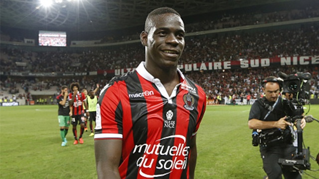 Man ra mat an tuong cua Balotelli o doi bong moi hinh anh