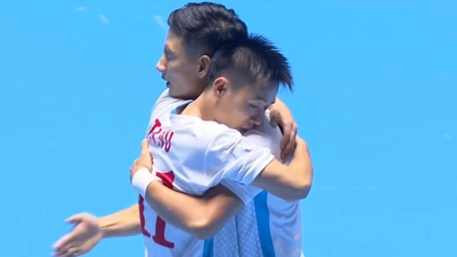 Ban thang dep mat cua Van Vu vao luoi Paraguay hinh anh