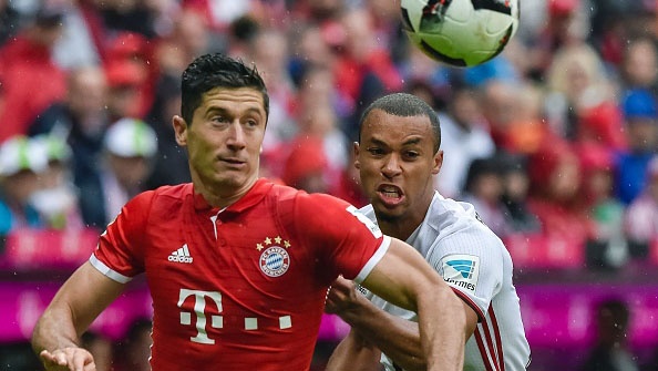 Lewandowski ghi ban giup Bayern nguoc dong truoc Ingolstadt hinh anh