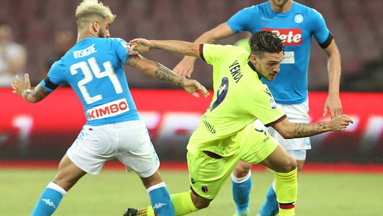 Pha sut xa dep mat vao luoi Napoli hinh anh