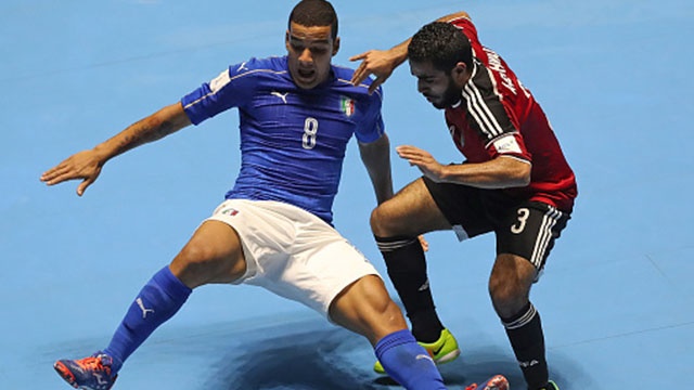 Tuyen futsal Italy bat ngo bi Ai Cap loai hinh anh