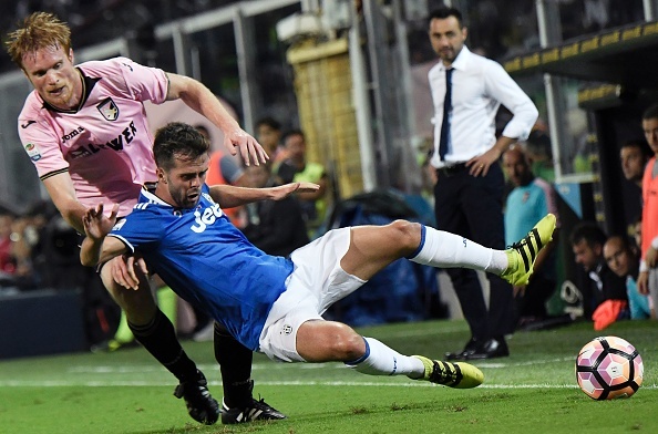 Juventus thang sat nut nho doi thu phan luoi nha hinh anh