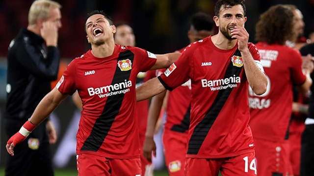 Chicharito ghi ban giup Leverkusen danh bai Dortmund hinh anh