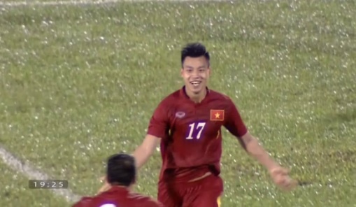 Xuan Truong chuyen dep cho Van Thanh ghi ban hinh anh