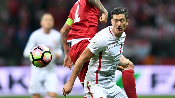 Lewandowski ghi ban phut cuoi giup Ba Lan vuot qua Armenia hinh anh