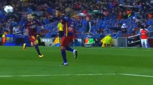 10 pha xu ly 1 cham ngau hung trong bong da hinh anh