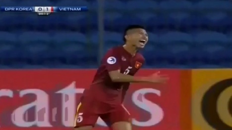 Pha sut xa dep mat cua Van Hau vao luoi U19 Trieu Tien hinh anh