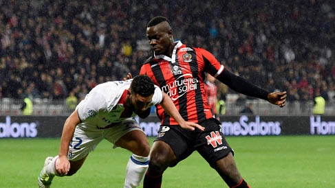 Doi bong cua Balotelli vung vang o ngoi dau Ligue 1 hinh anh