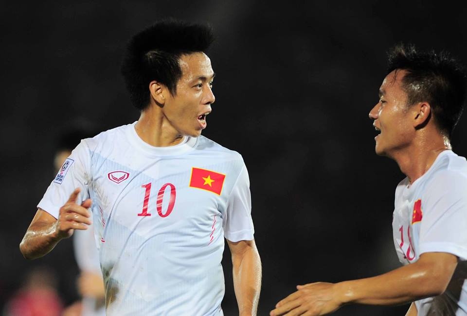 Van Quyet ghi ban sau duong chuyen cua Xuan Truong hinh anh