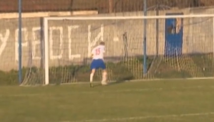 Pha bo lo vao hang lich su bong da the gioi hinh anh