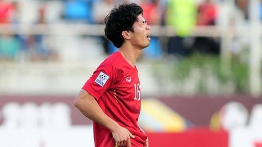 Nhung no luc cua Cong Phuong o tran gap Malaysia hinh anh