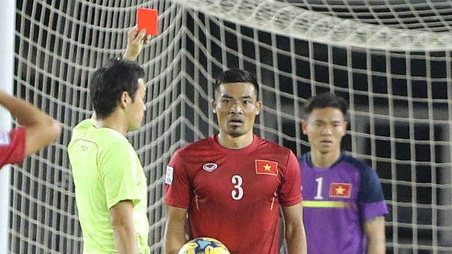 Tinh huong Dinh Luat nhan the do truc tiep hinh anh