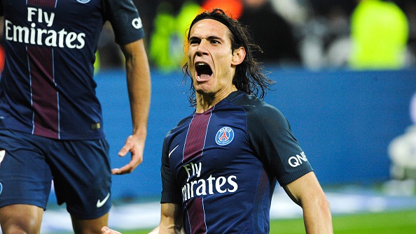 Cavani lap cu dup giup PSG danh bai Lyon hinh anh