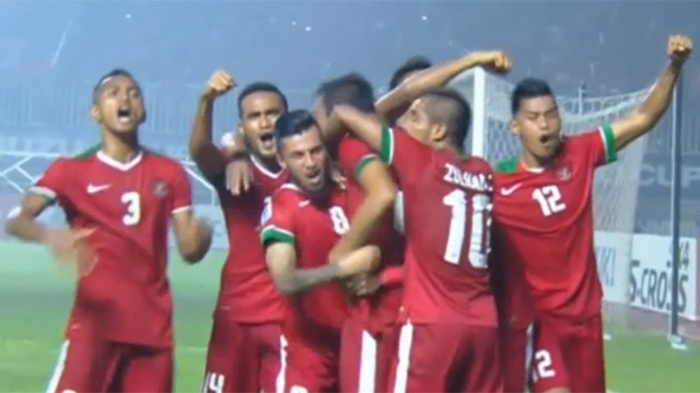 Highlights Indonesia 2-1 Thai Lan hinh anh