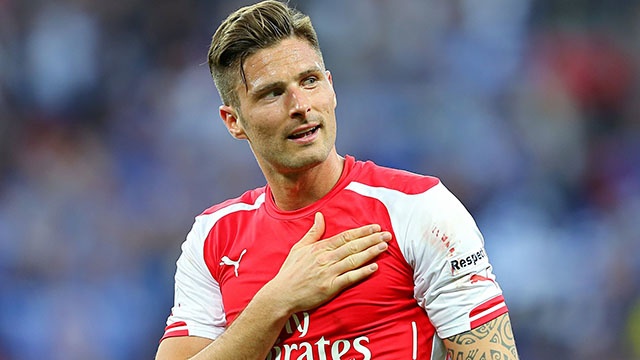 Pha ghi ban kieu bo cap cua Giroud duoc ton vinh hinh anh