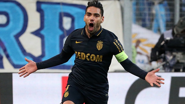 Falcao lap cu dup, Monaco de bep Nice cua Balotelli hinh anh