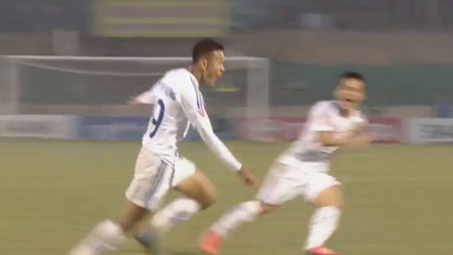 CLB Quang Nam nguoc dong danh bai Song Lam Nghe An 4-2 hinh anh