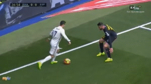 CR7 tai hien pha xau kim ao thuat cua Ronaldinho hinh anh