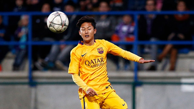 'Messi Han Quoc' ghi ban giup U19 Barca de bep U19 Dortmund hinh anh