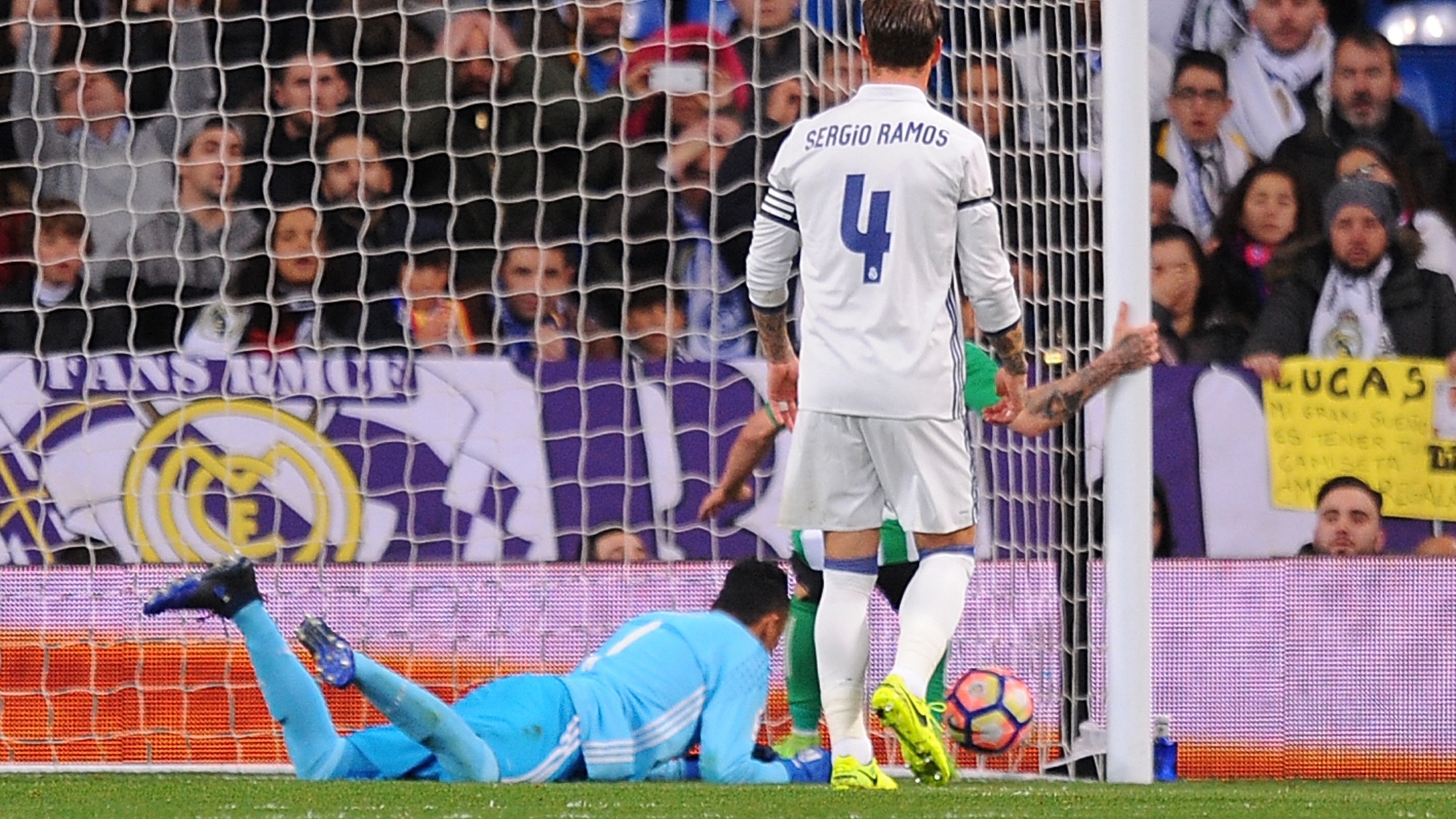 Pha phan luoi hai huoc cua thu thanh Real Madrid hinh anh