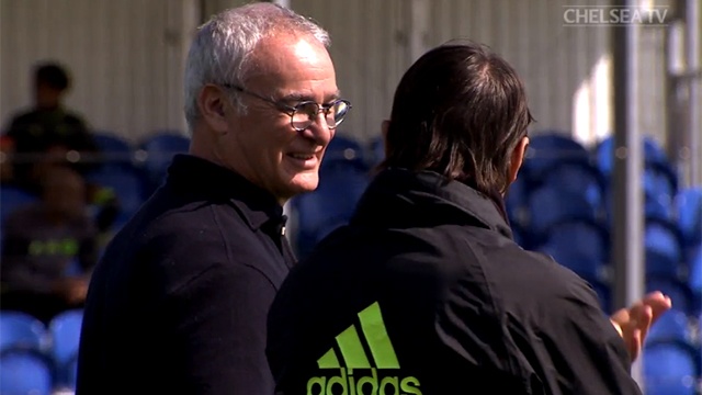 HLV Ranieri den xem Chelsea tap luyen hinh anh