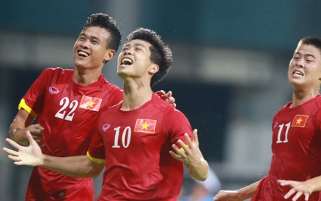 Pha sut phat dang cap cua Cong Phuong vao luoi U23 Malaysia hinh anh