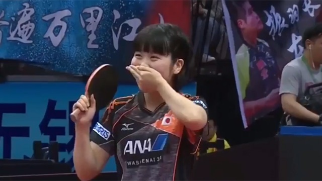 Video Miu Hirano bat ngo vuot qua tay vot Ding Ning hinh anh