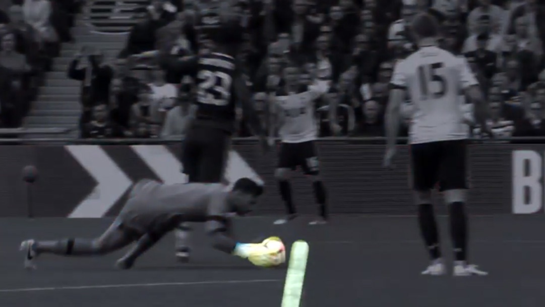 Pha choi bong ngoai vung cam cua thu mon Hugo Lloris hinh anh