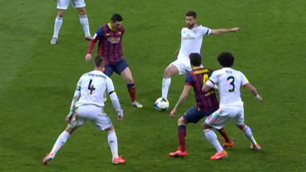 Nhung pha lap cong cua Messi o Bernabeu hinh anh