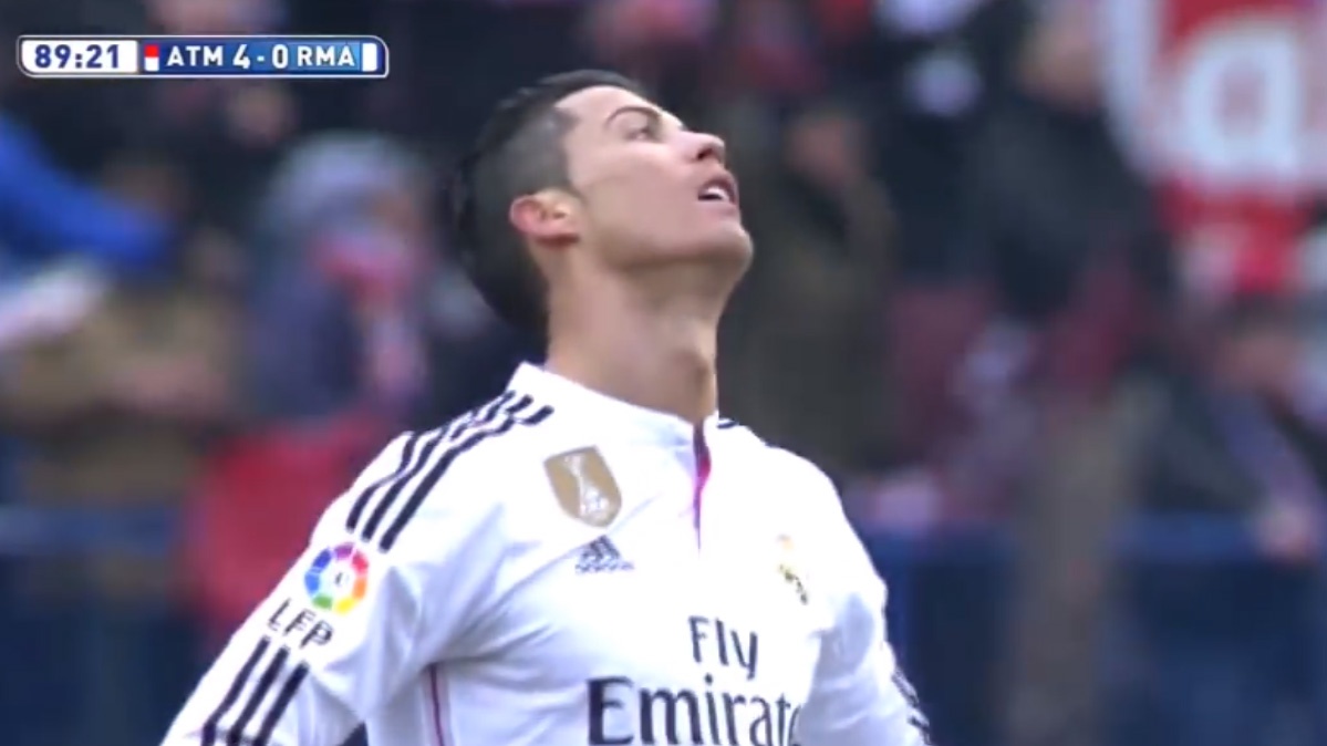 Nhin lai that bai 0-4 cua Real truoc Atletico o La Liga 2015 hinh anh