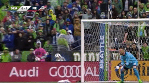 Pha bat hut bong hai huoc cua thu mon o MLS hinh anh