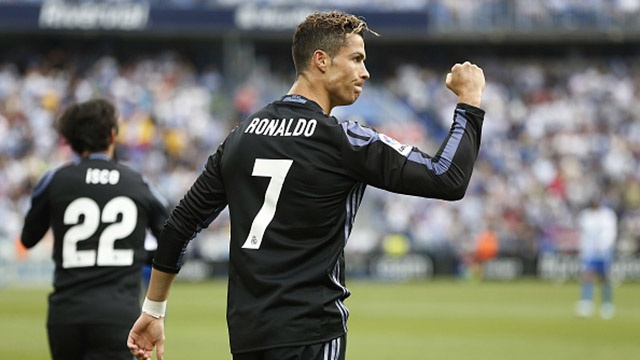 Video Real Madrid danh bai Malaga de len ngoi vo dich hinh anh