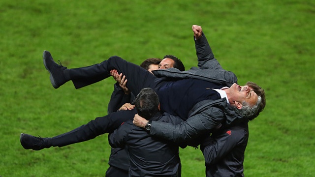 Khoanh khac cau thu MU an mung sau tieng coi man cuoc hinh anh