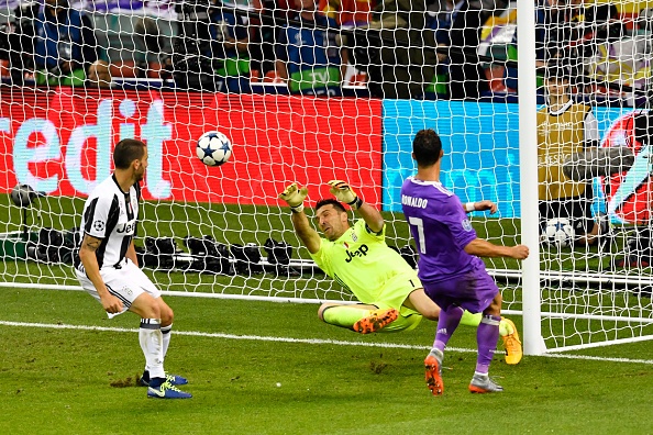 CDV Juventus: 'Ronaldo da gap may' hinh anh
