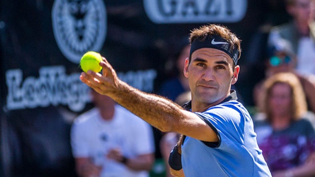 Roger Federer bat ngo thua nguoc Tommy Haas ngay tro lai hinh anh