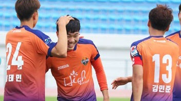 Video chien thang cua Gangwon truoc Daegu hinh anh