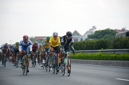 đua xe đạp về trường sơn ảnh 1 dua xe dap ve truong son anh 1