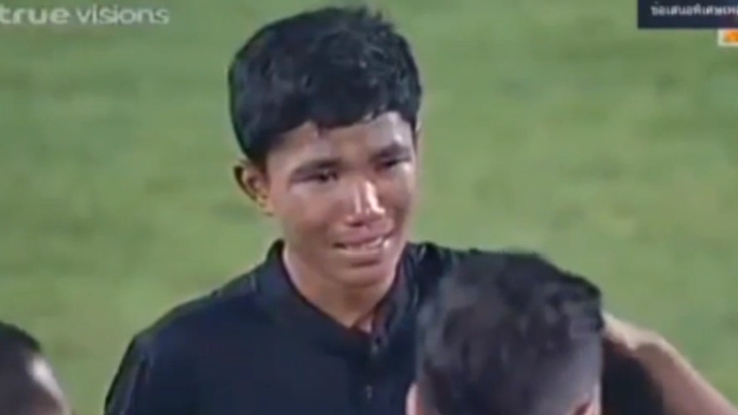 Cau thu U15 Thai Lan khoc nuc no sau that bai truoc U15 Viet Nam hinh anh
