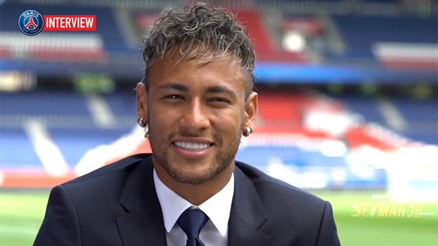 Neymar tra loi phong van tren san Parc des Princes hinh anh