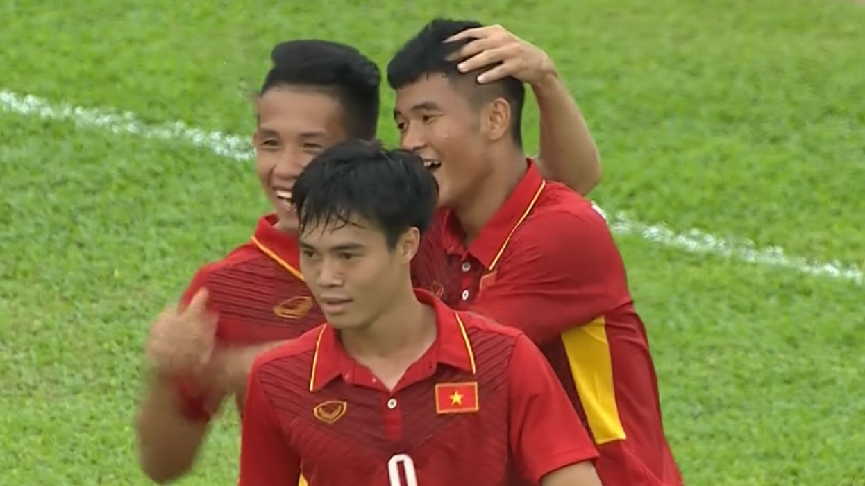Duc Chinh bay nguoi danh dau ghi ban cho U22 Viet Nam hinh anh