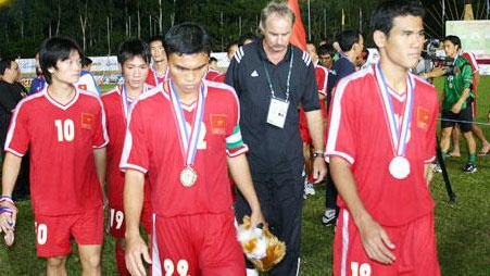 U23 Viet Nam that bai truoc Thai Lan tai SEA Games 22 hinh anh