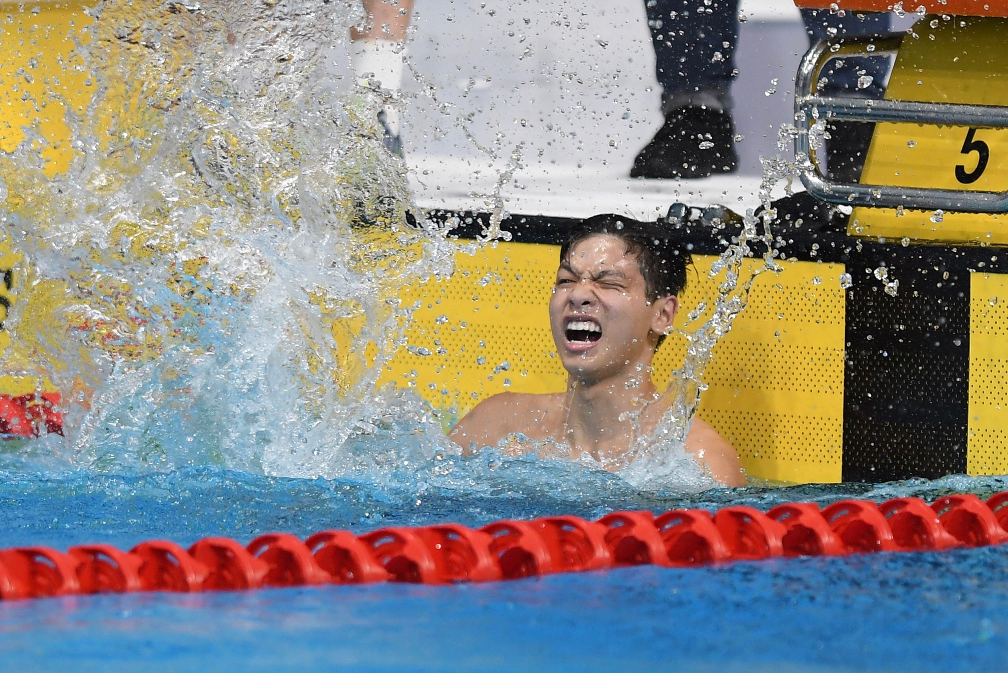 Kich tinh phan thi 400 m hon hop cua kinh ngu 15 tuoi Kim Son hinh anh